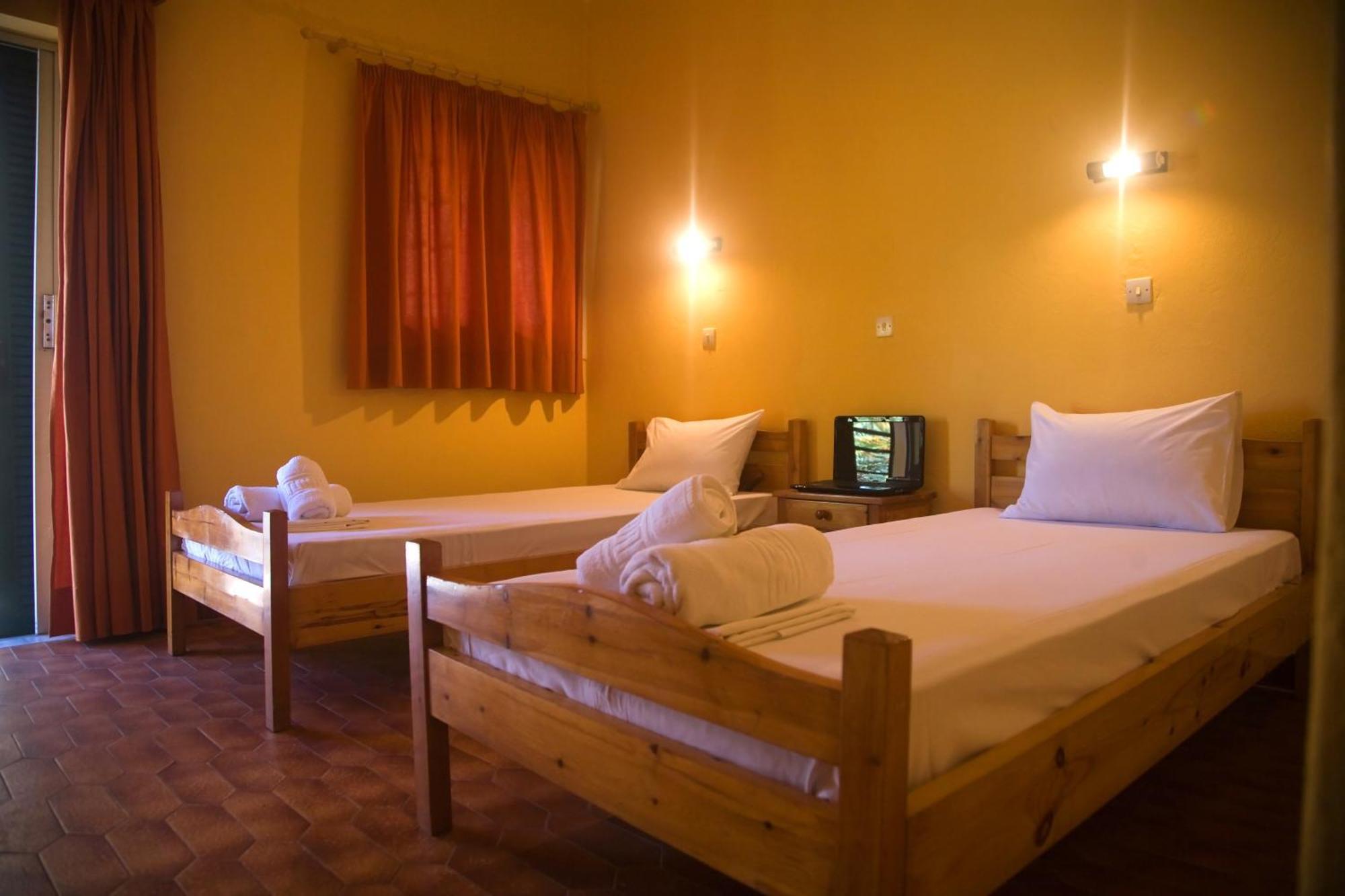 Evgenios Studios Kávos Chambre photo