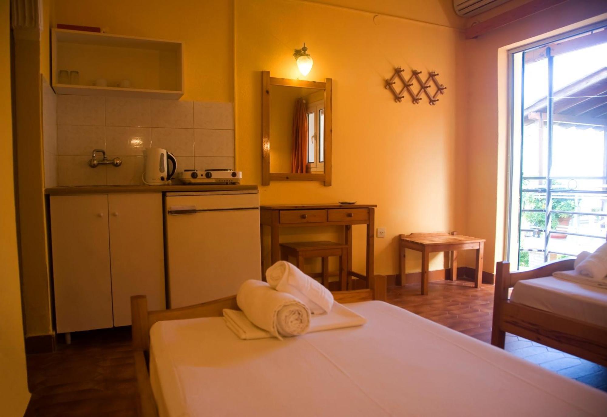 Evgenios Studios Kávos Chambre photo